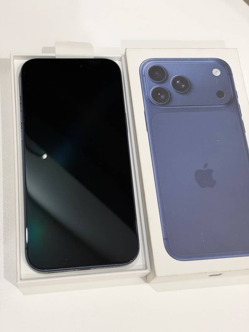 Apple iPhone 17 Pro Max 4