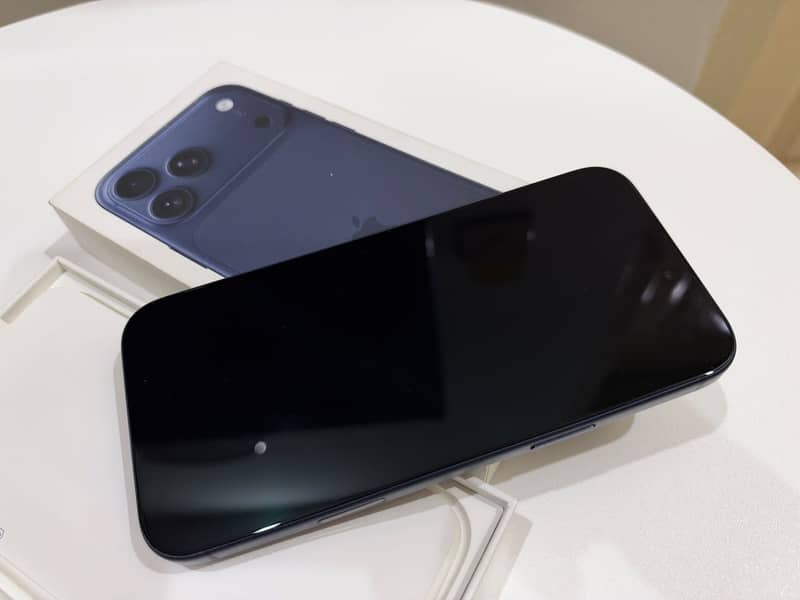 Apple iPhone 17 Pro Max 10