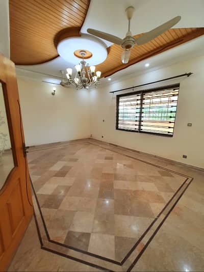 14 Marla Upper Portion With Servant Quarter Near Kashmir Highway Gas Electric Separate Boring G-13/1