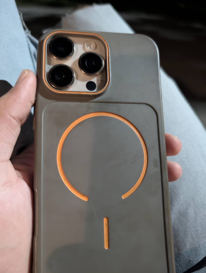 Apple iPhone 16 Pro Max 3