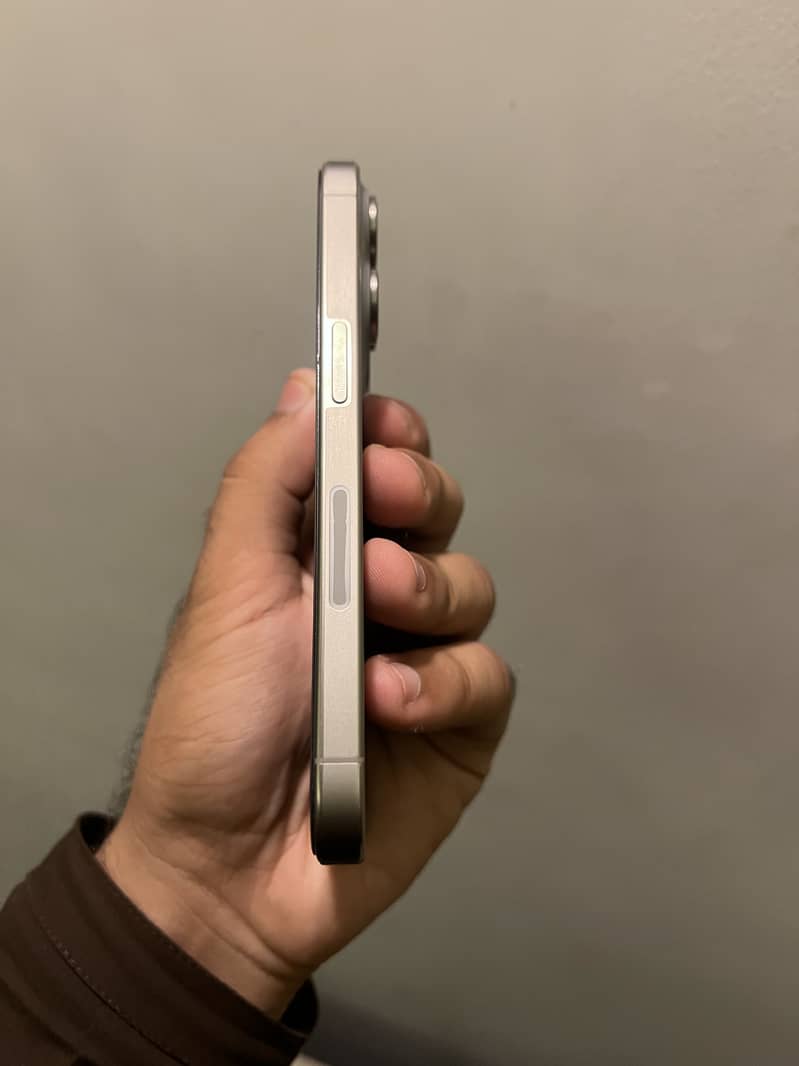Apple iPhone 15 pro approved 3
