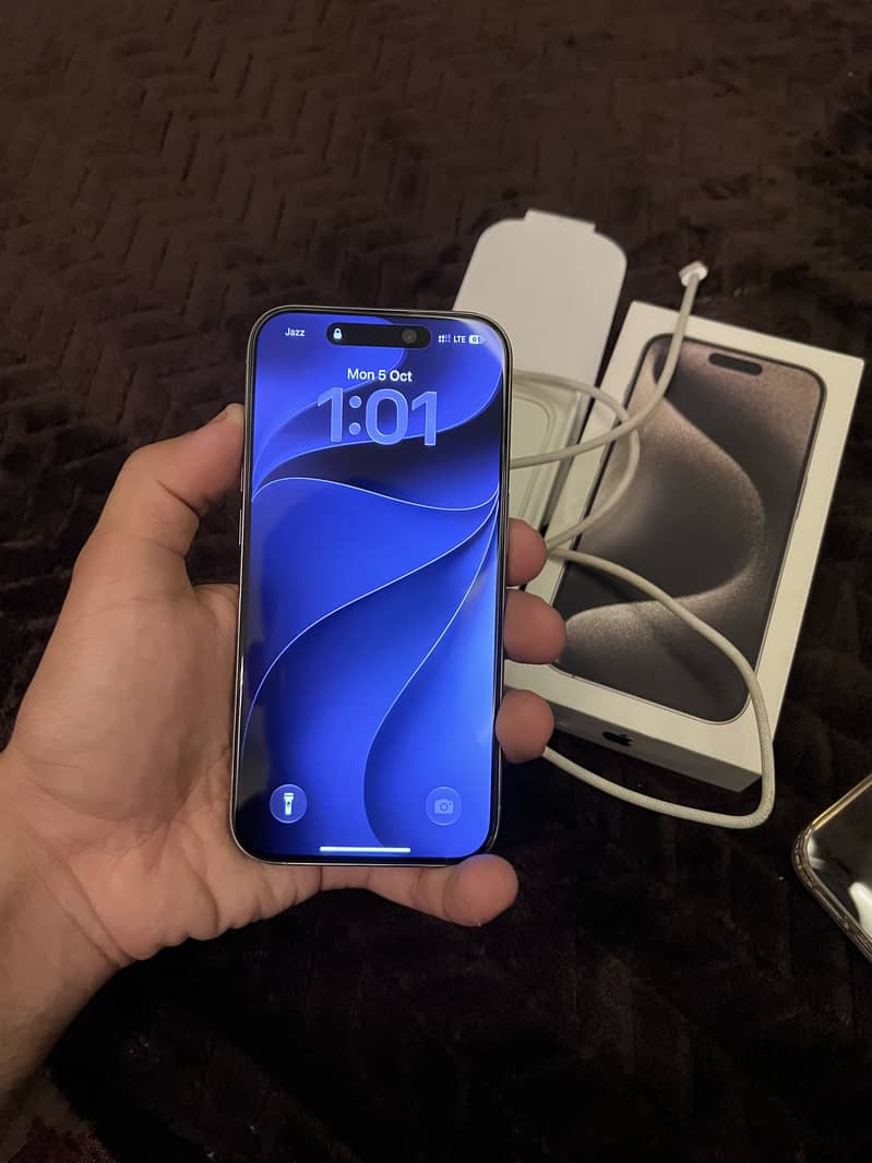 Apple iPhone 15 pro approved 8