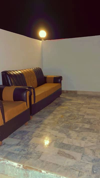 5 seater Sofa set For sale used condition 7/10 With Leather Cuations