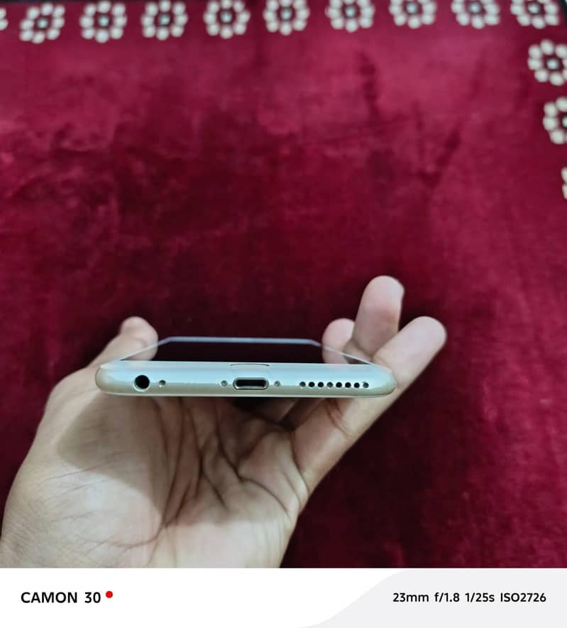 Apple iPhone 6 Plus 4