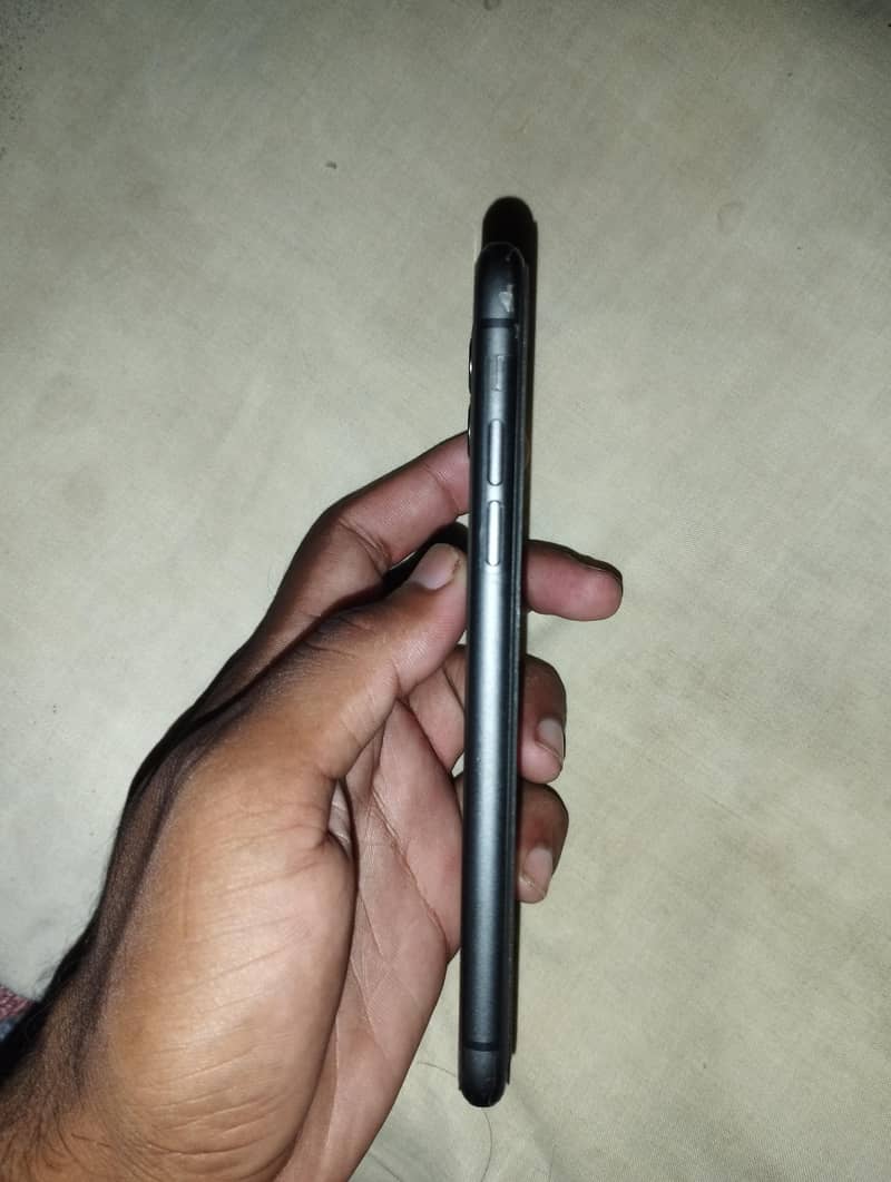 Apple iPhone 11 2
