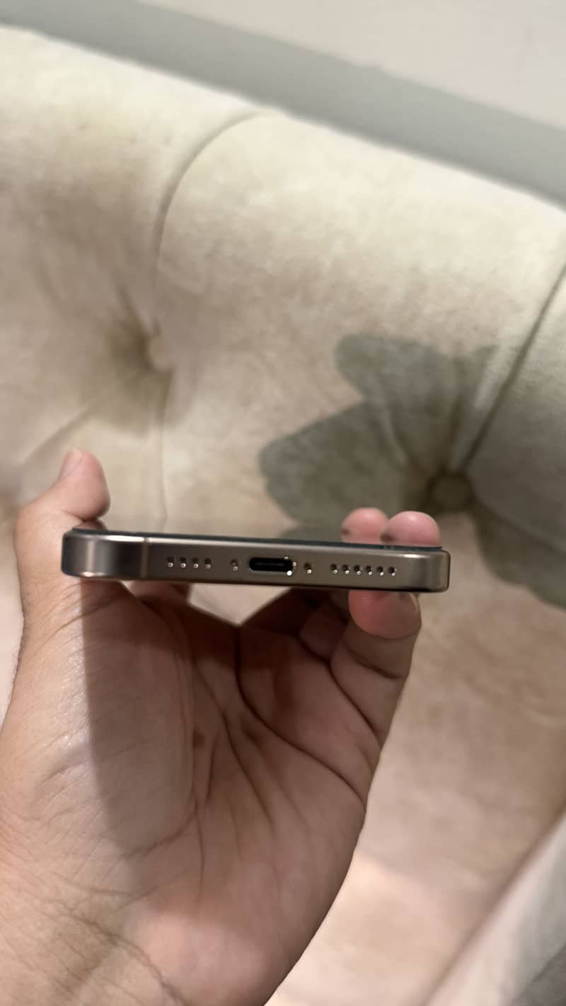 Apple iPhone 16 Pro Max 256GB Desert Titanium 4