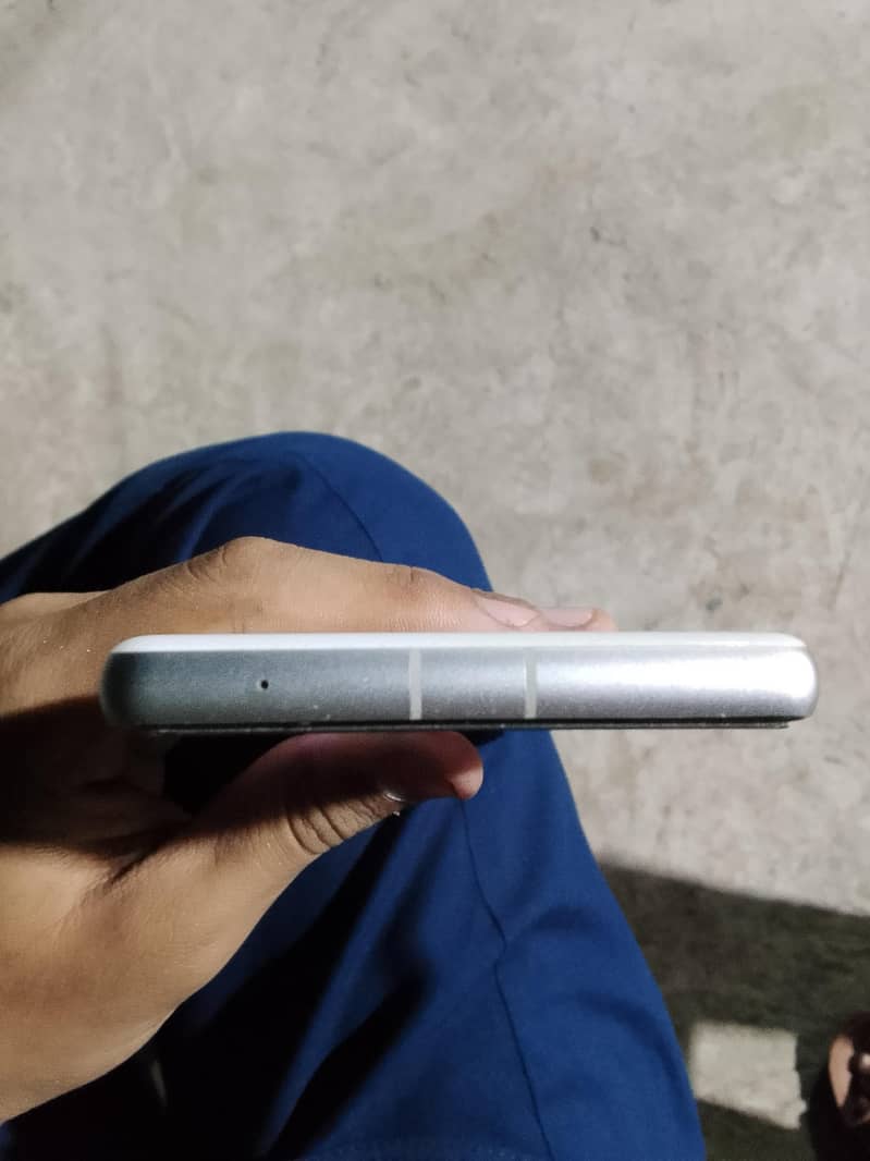 Google Pixel 7a 2