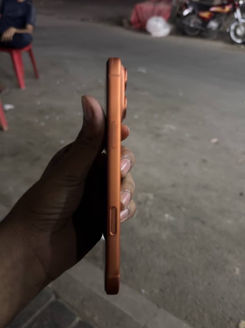 Apple iPhone 17 Pro Max 5