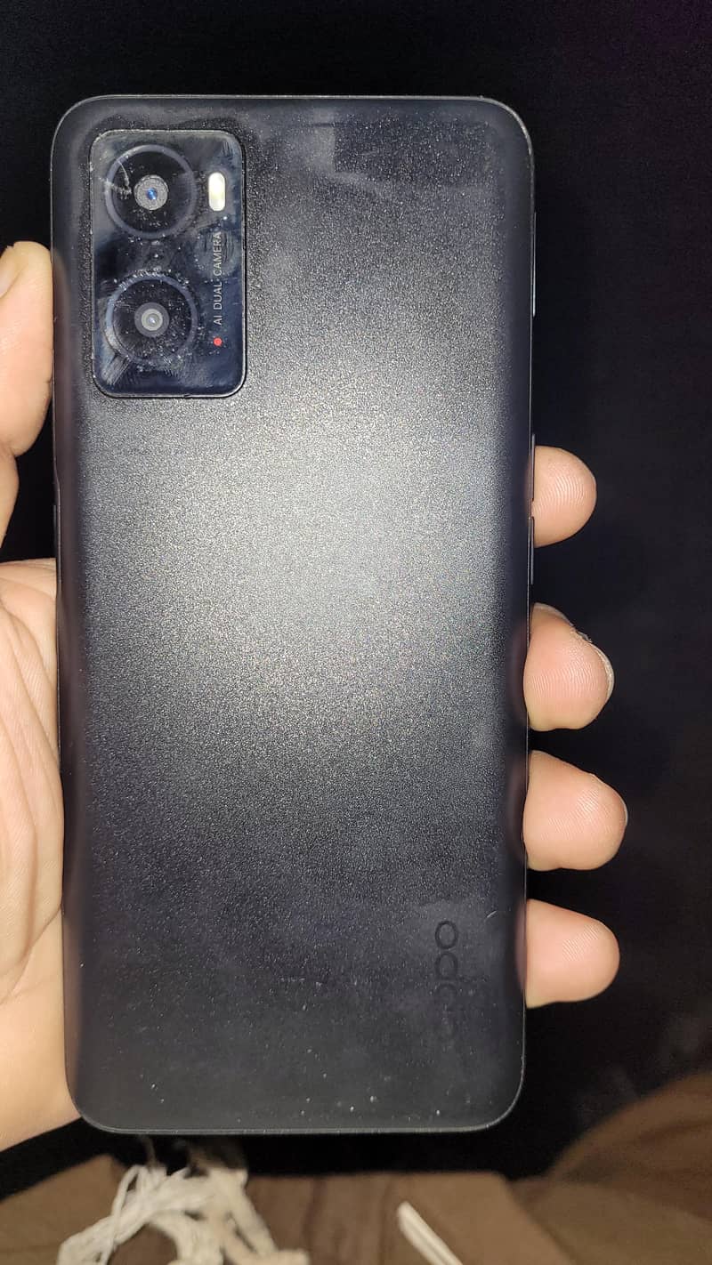 OPPO A76 1