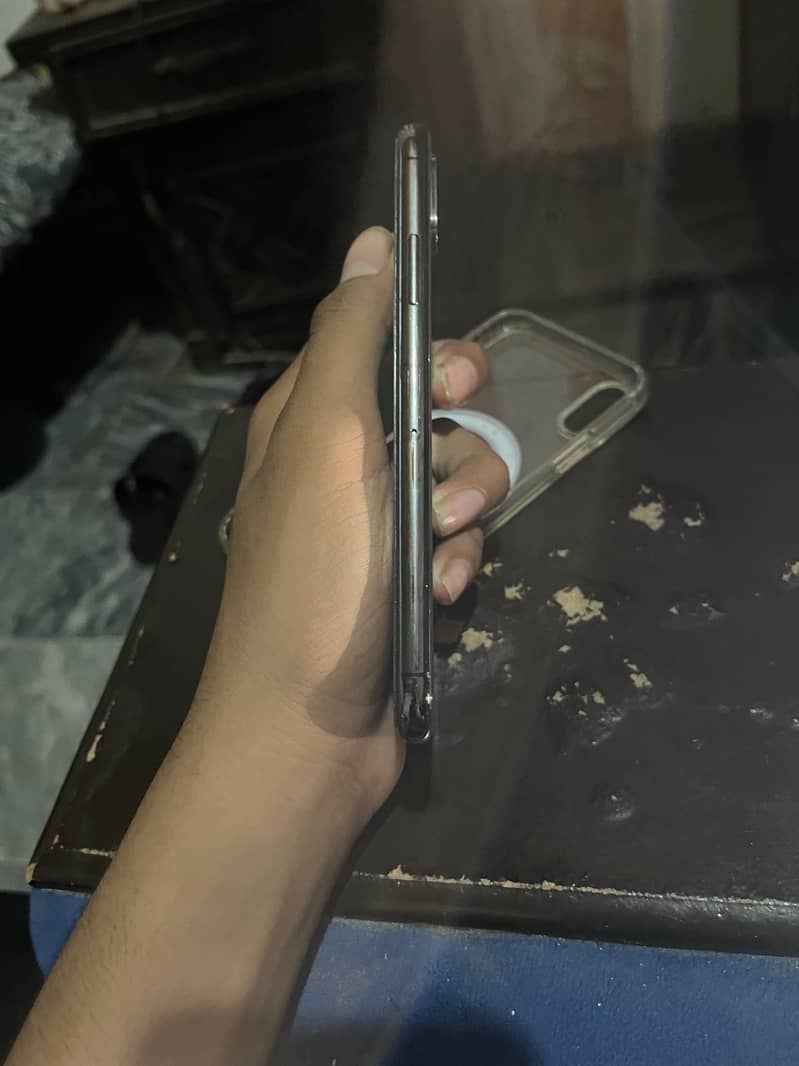 Apple iPhone XS 0