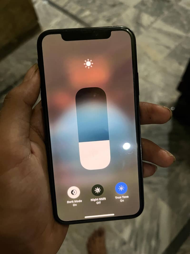Apple iPhone XS 4