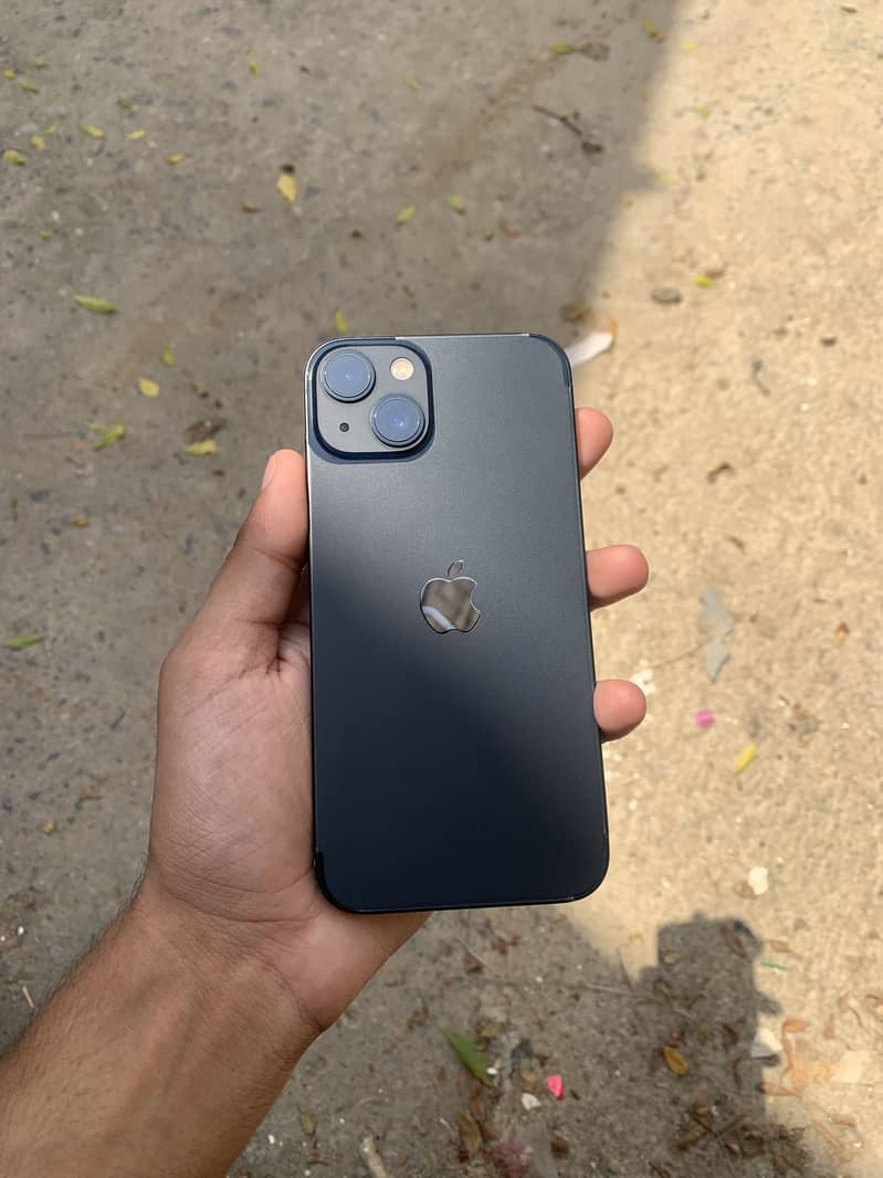 Apple iPhone 13 0