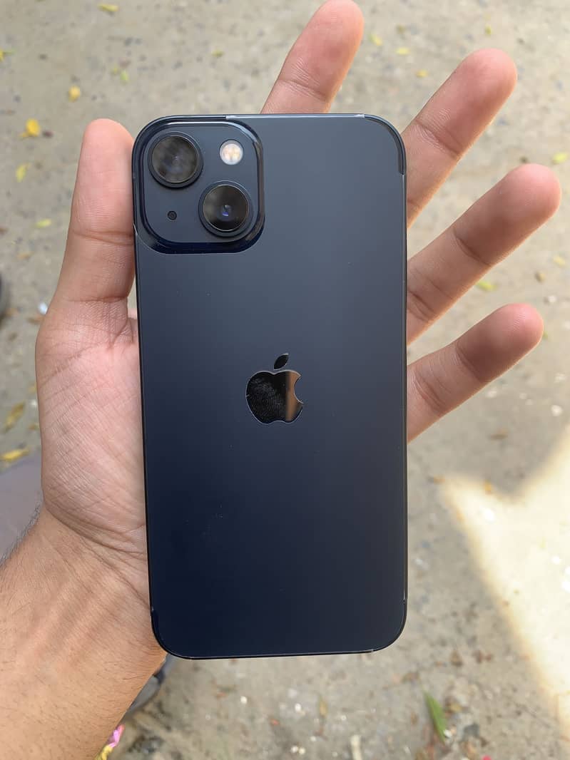 Apple iPhone 13 9