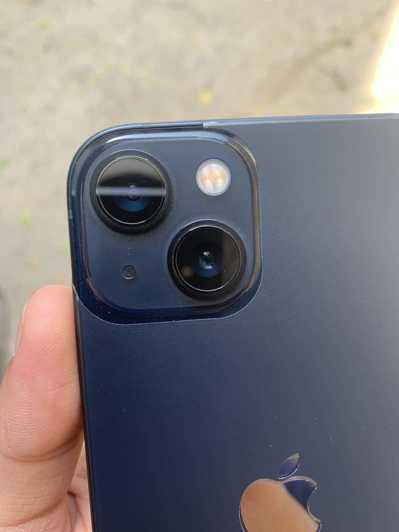 Apple iPhone 13 11