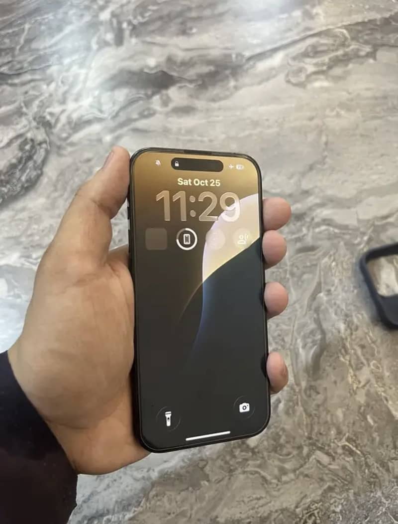 Apple iPhone 15 Pro Max 8