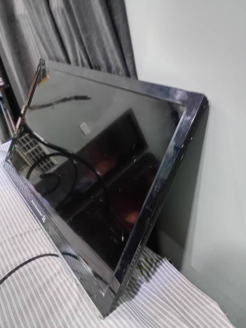 LCD TV 2