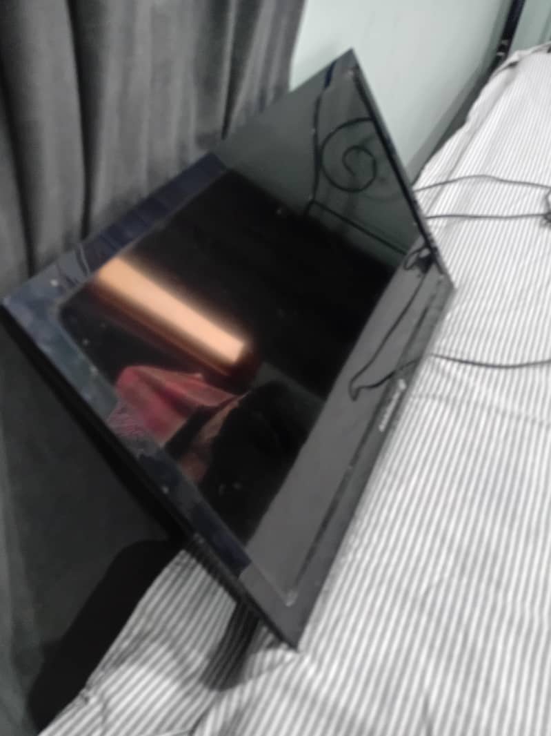 LCD TV 4