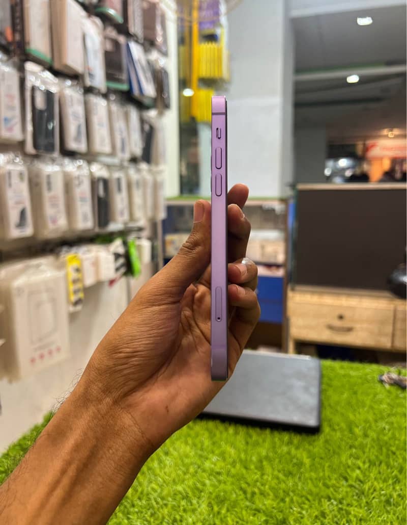 Apple iPhone 12 2