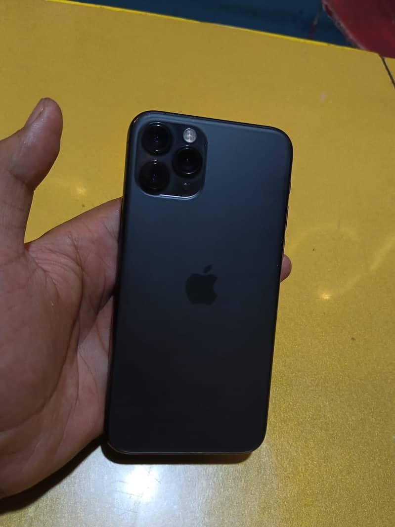Apple iPhone 11 Pro 2
