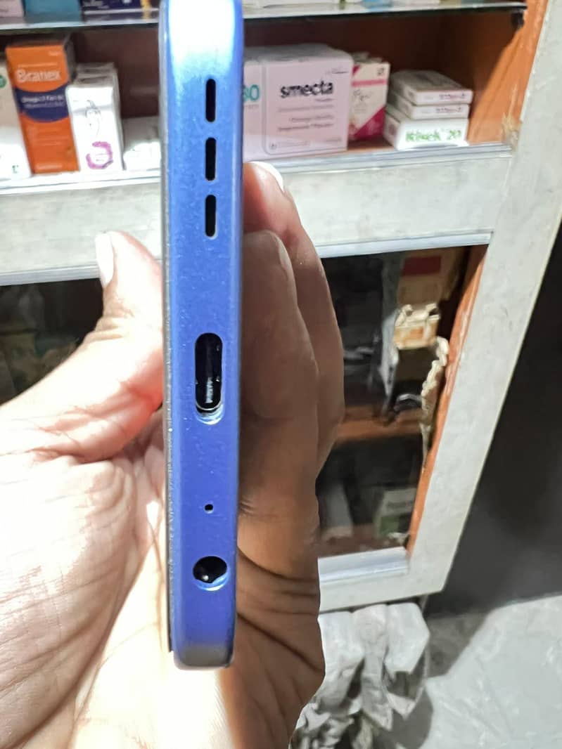 Tecno Spark 40 pro 3