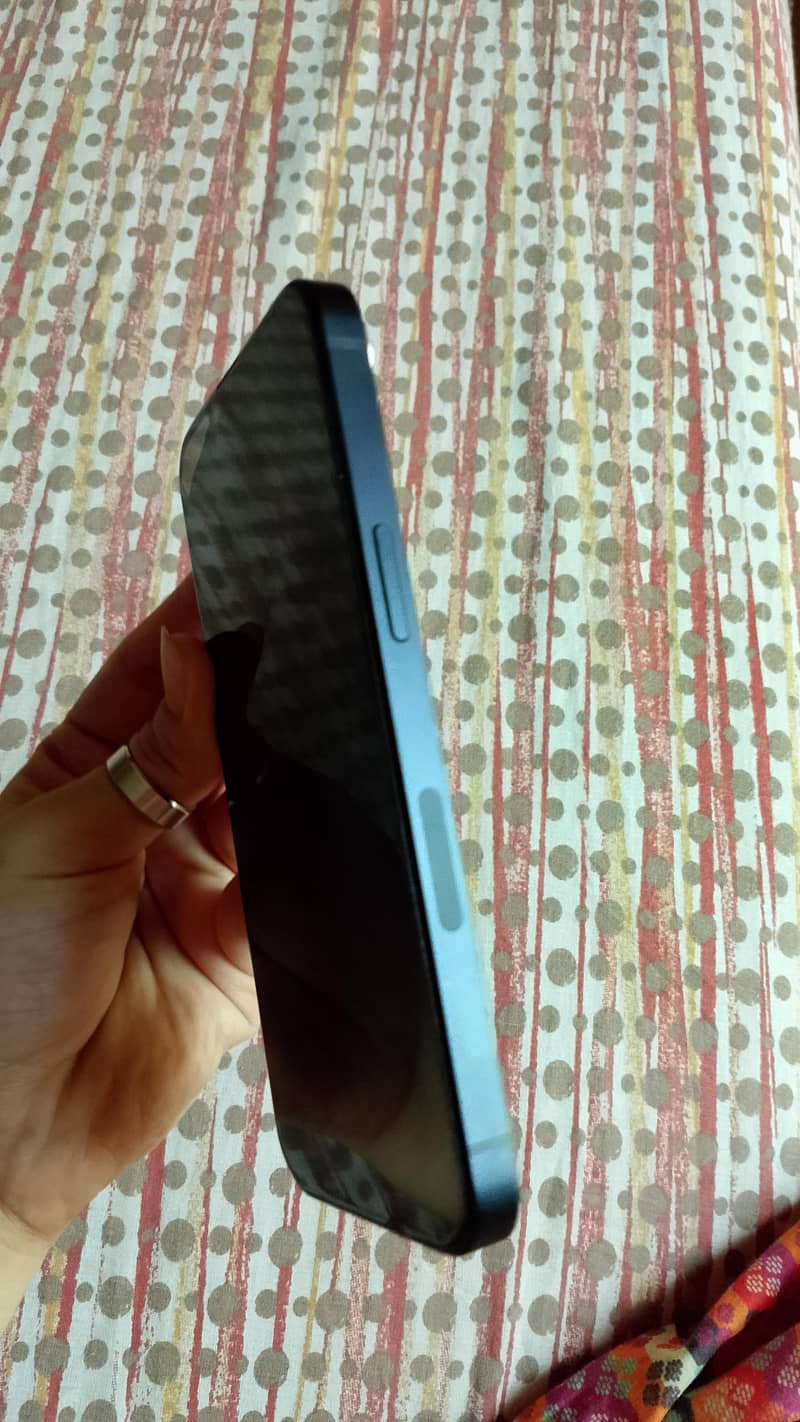 Apple iPhone 13 3