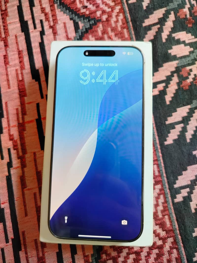 Apple iPhone 16 Pro Max 1
