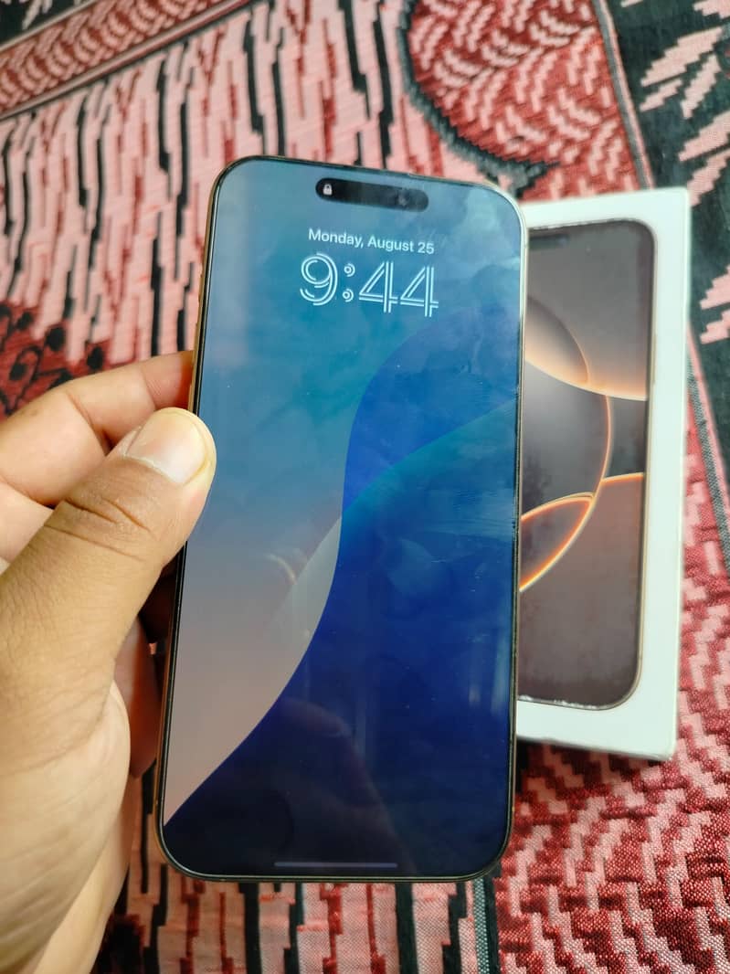 Apple iPhone 16 Pro Max 3