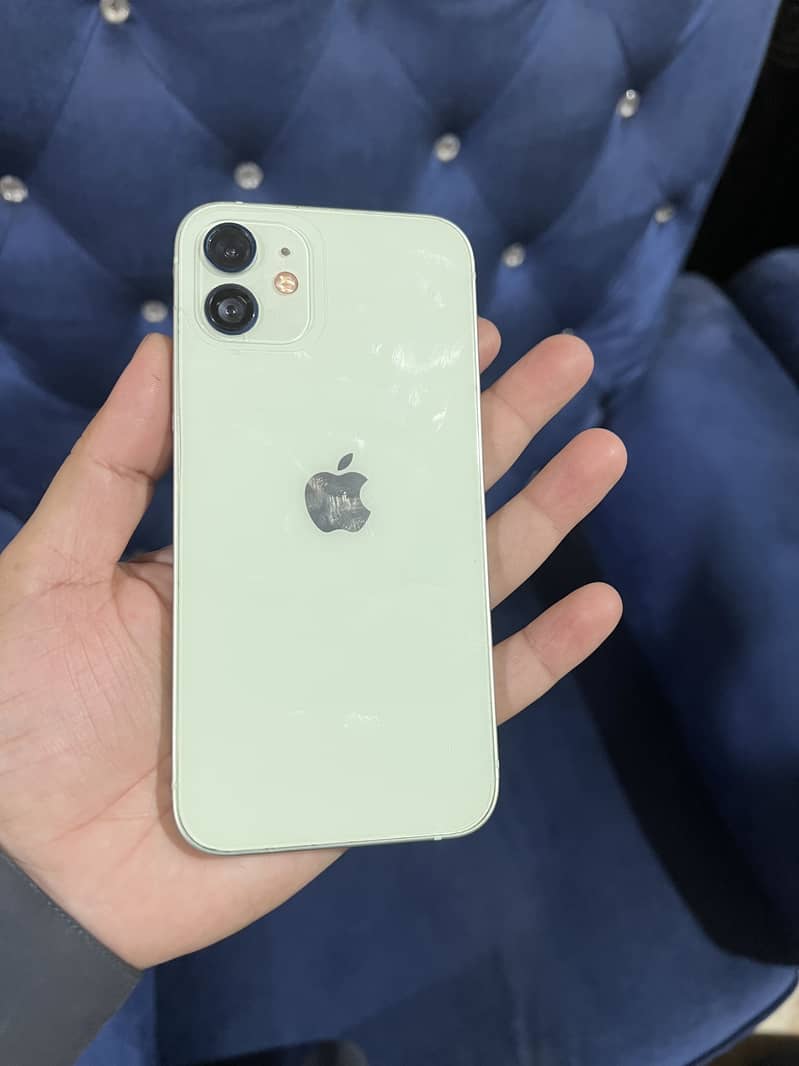 IPhone 12 4