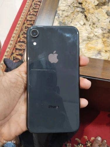 Apple iPhone XR waterproof