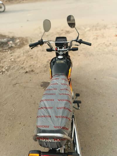 Honda cd70 2026 model only 2850 kms use