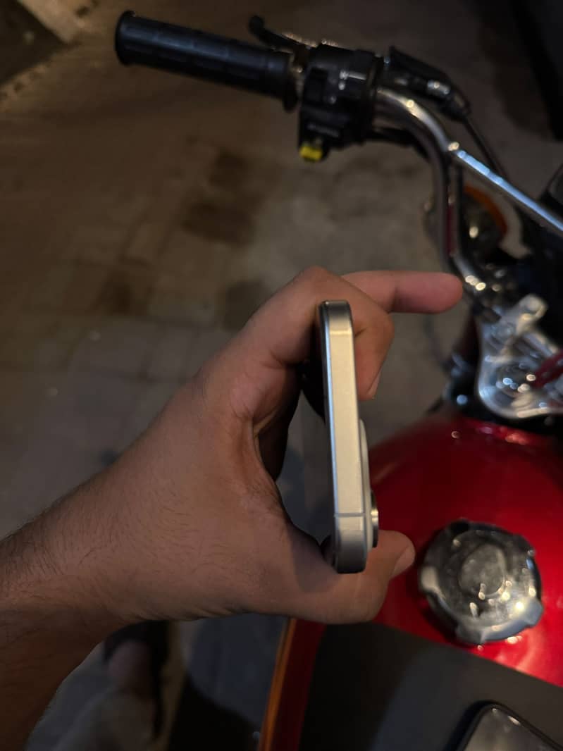 Apple iPhone 15 Pro Max 3