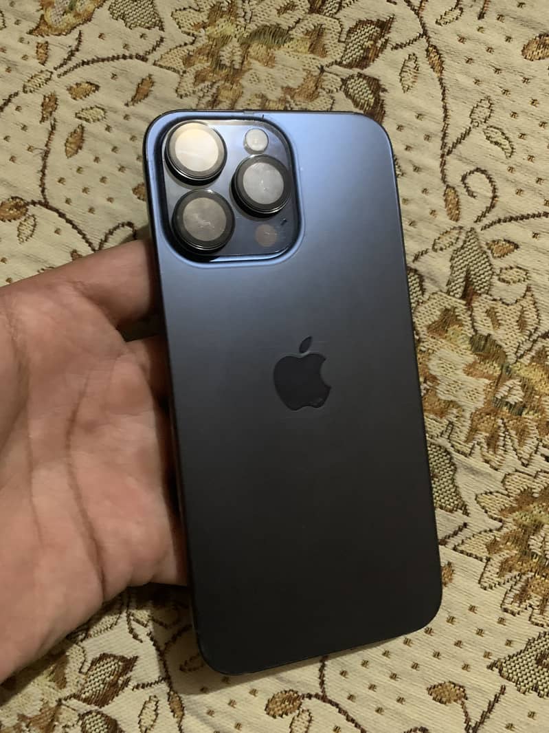 Apple iPhone 15 Pro Max 5