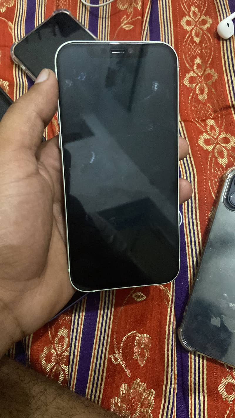 Apple iPhone 12 jv 0