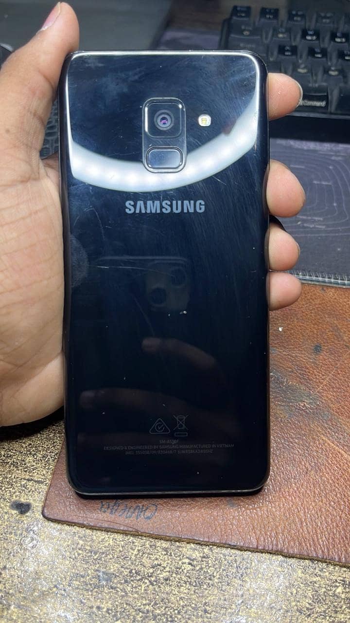 Samsung Mobile A8(2018) 0