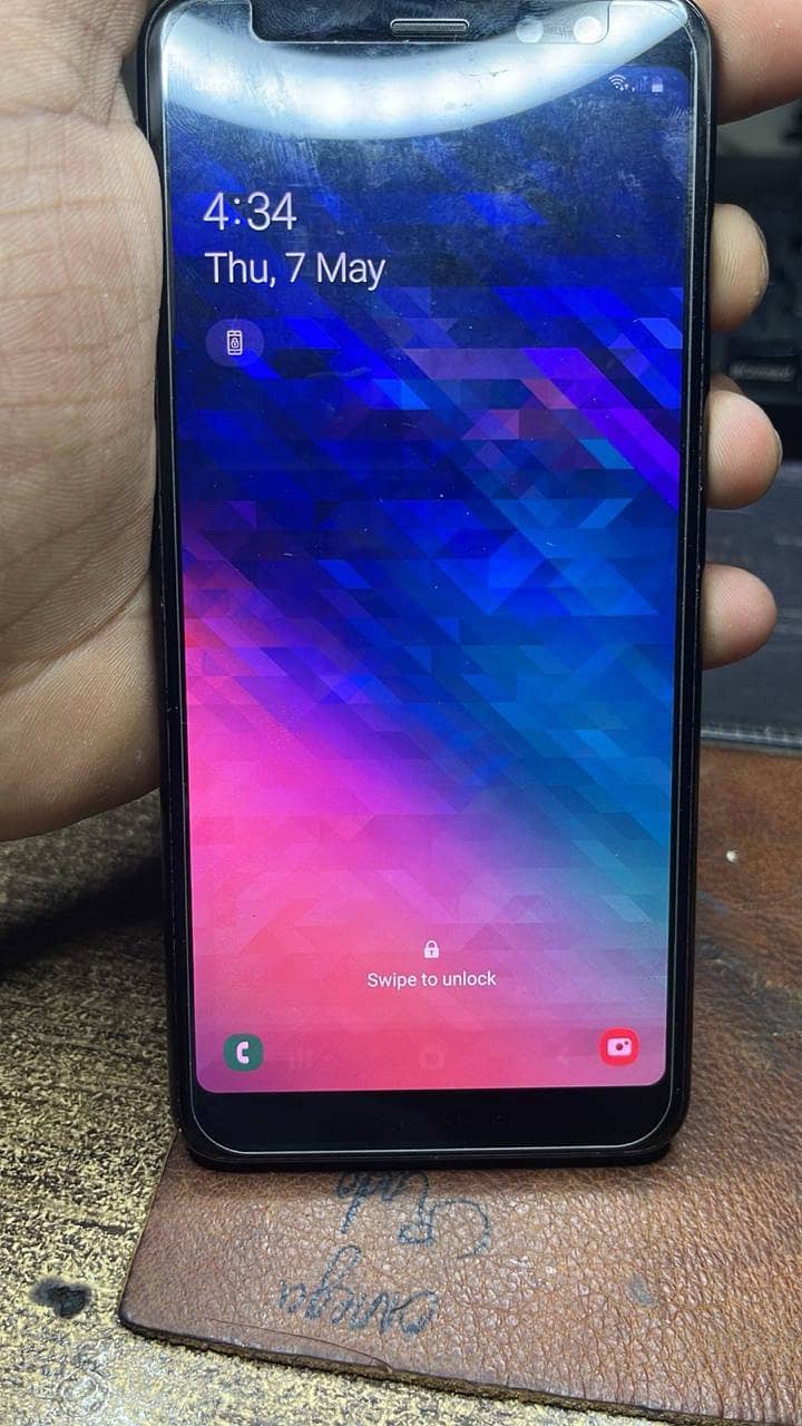 Samsung Mobile A8(2018) 1