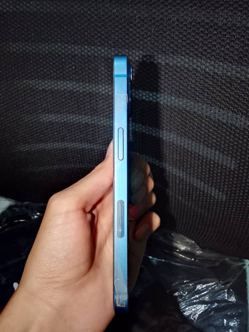 Apple iPhone 13 6