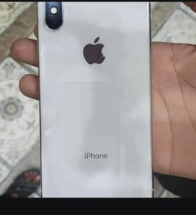Apple iPhone X.    (03076387821