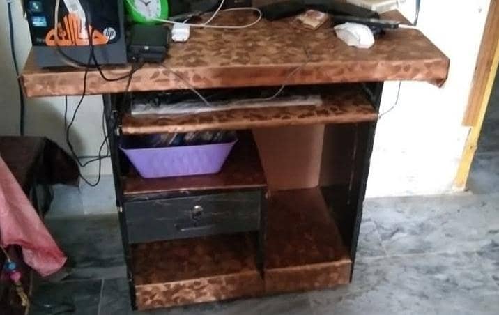 Complete (PC) Computer with cmptr table 2