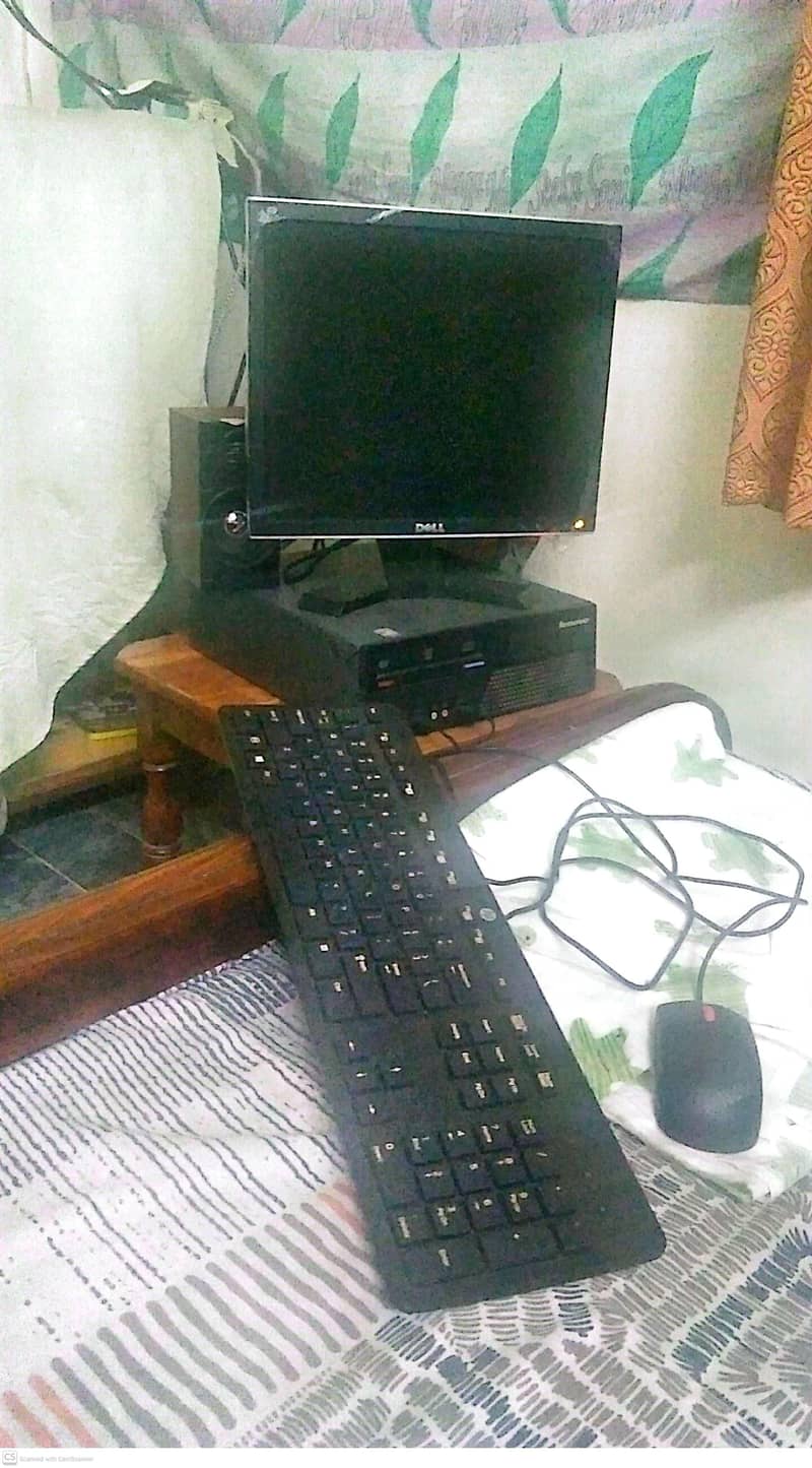 Complete (PC) Computer with cmptr table 4
