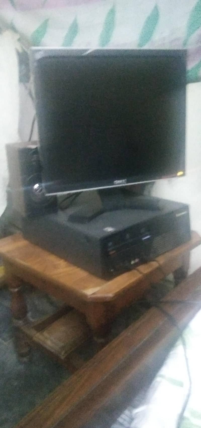 Complete (PC) Computer with cmptr table 6