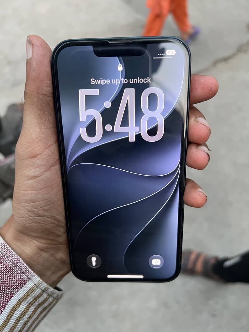 Apple iPhone 13 2