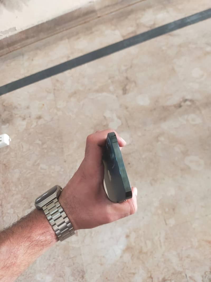 Apple iPhone 12 Pro Max 6