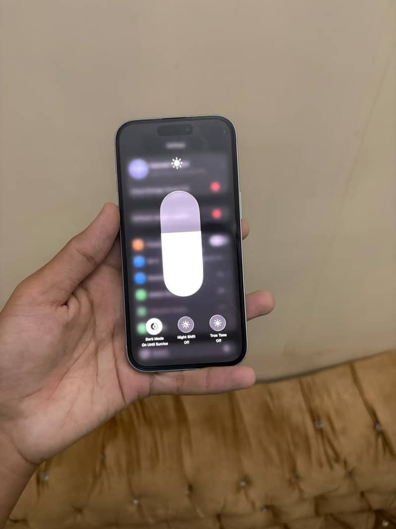 Apple iPhone 15 6