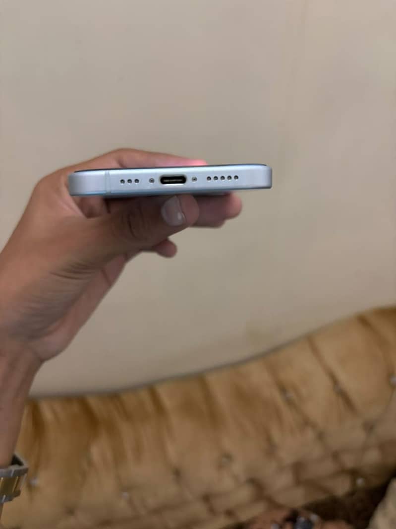 Apple iPhone 15 7