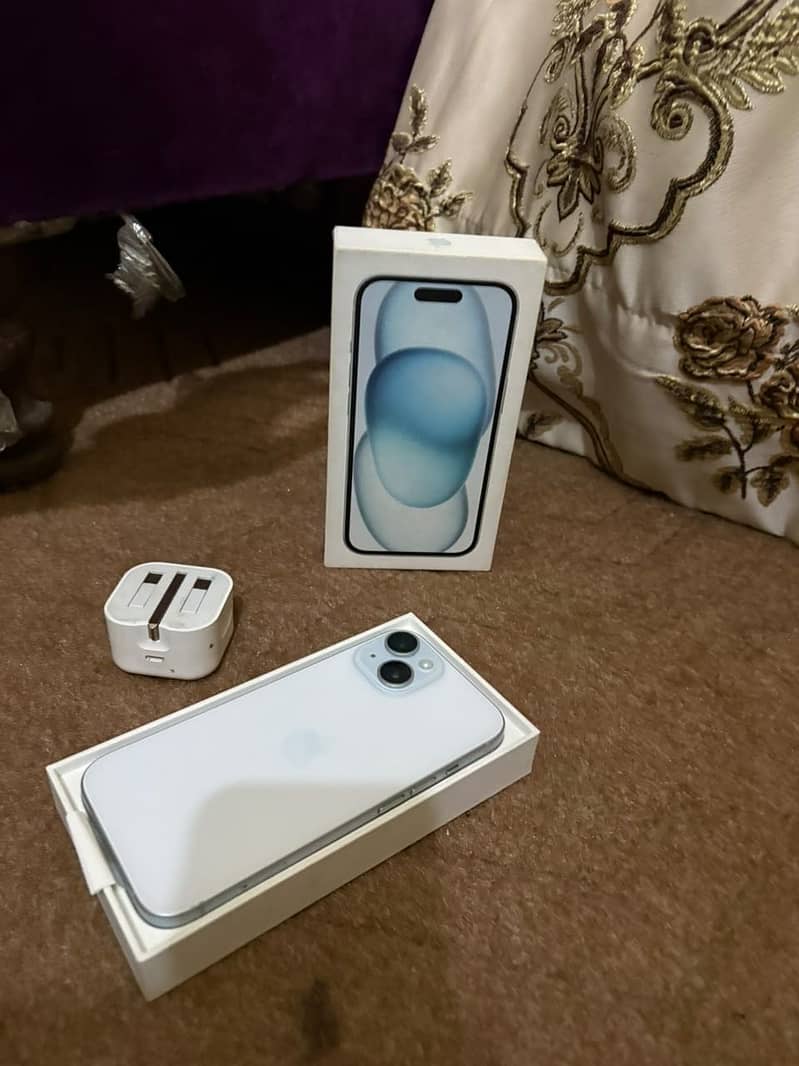 Apple iPhone 15 13