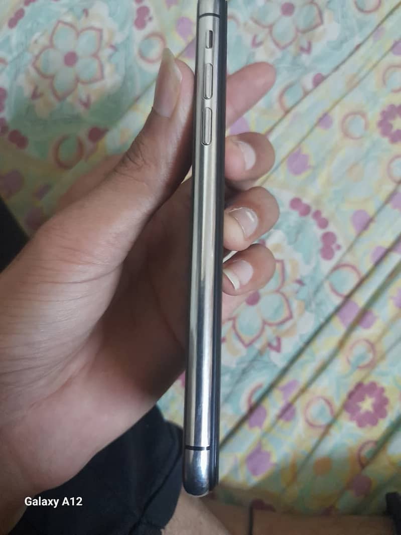 Apple iPhone X 2