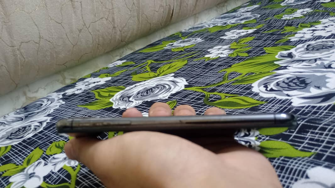 Apple iPhone X 2