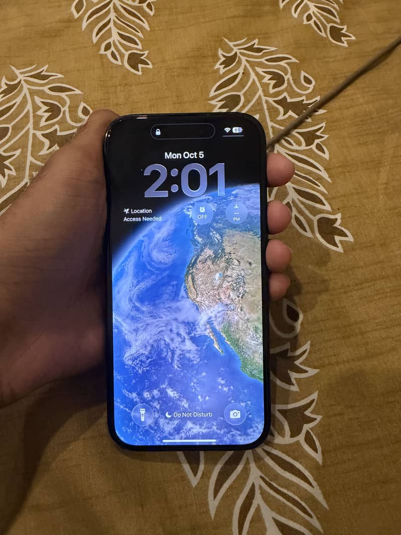 Apple iPhone 16 6