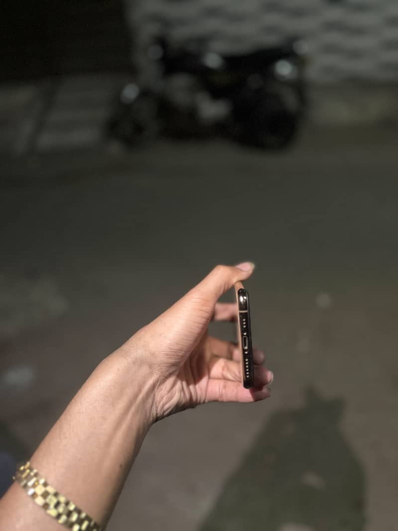 Apple iPhone XS 6