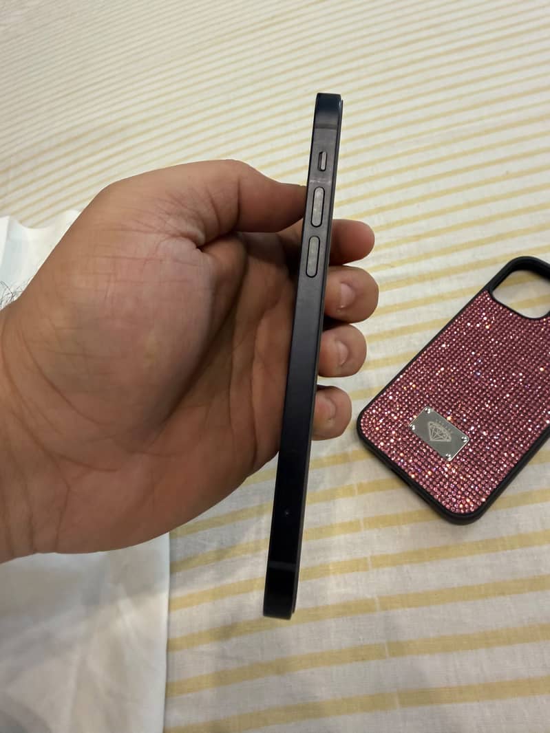 Apple iPhone 12 1